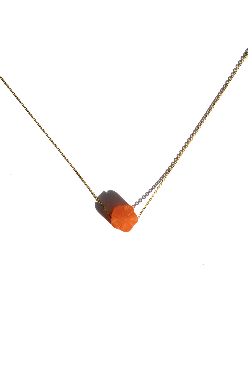 kyoto-agate-flower-pendant-with-gold-plated-necklace