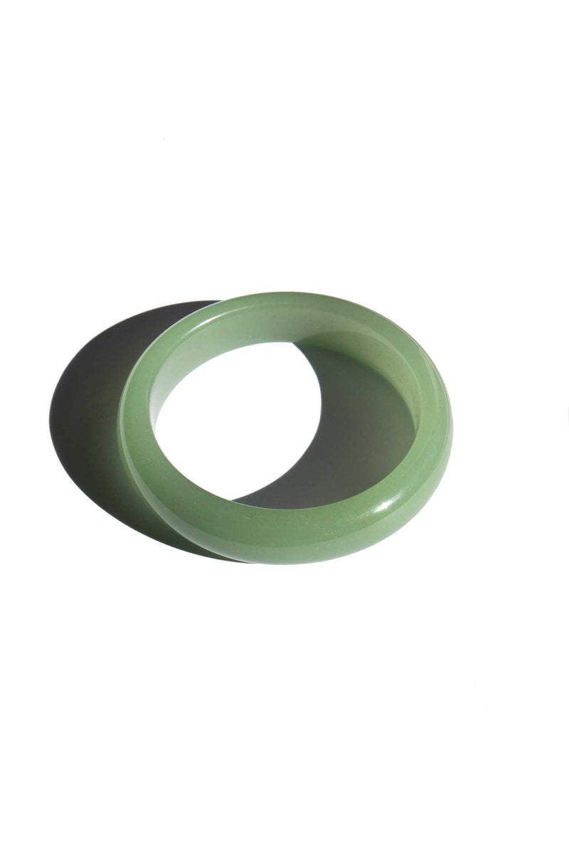 smoke-opaque-light-green-jade-bangle-in-quartzite-seree-1