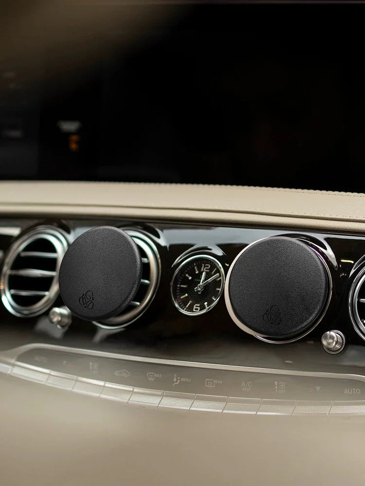 seree - Oud - Black Lambskin Car Diffuser and Insert