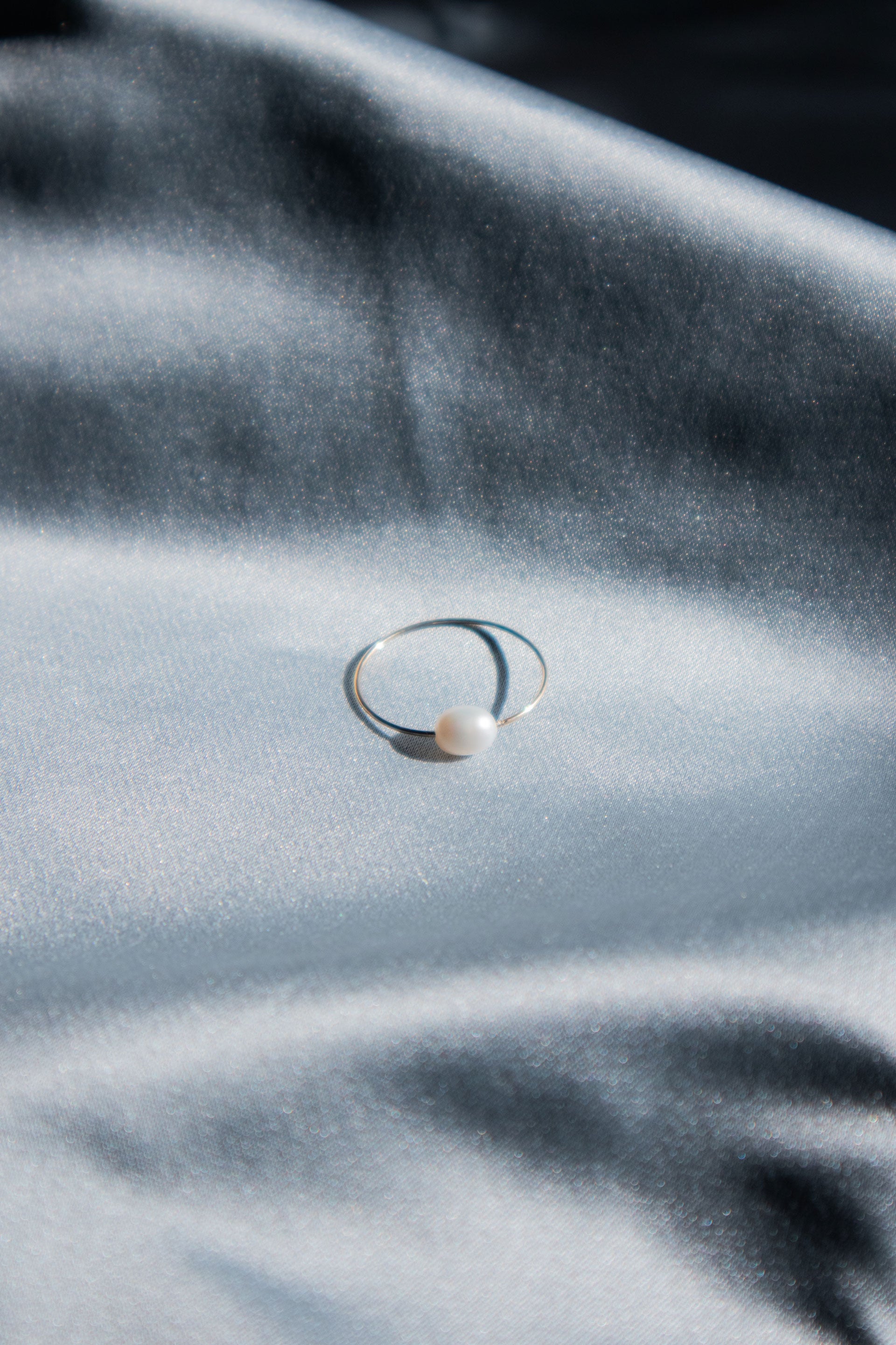 seree - Eden — Freshwater Pearl Skinny Gold Ring