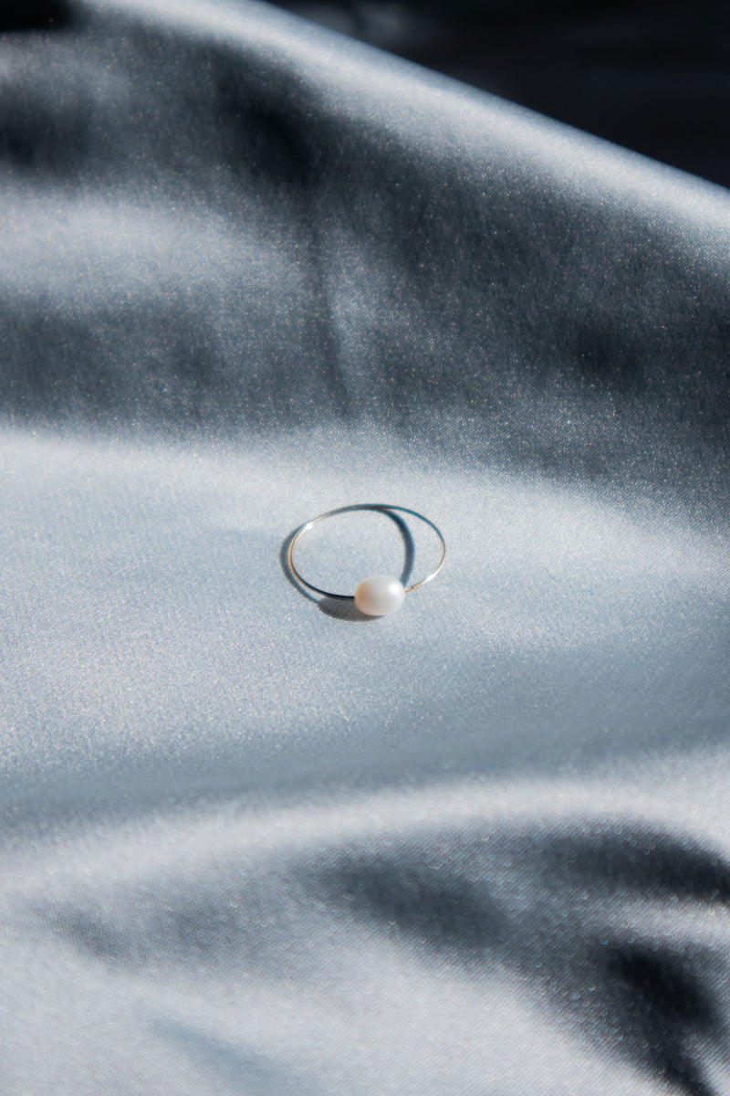 Eden — Freshwater pearl skinny gold ring