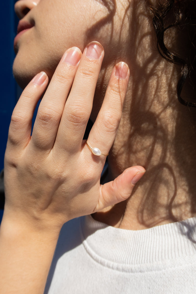 Eden — Freshwater pearl skinny gold ring