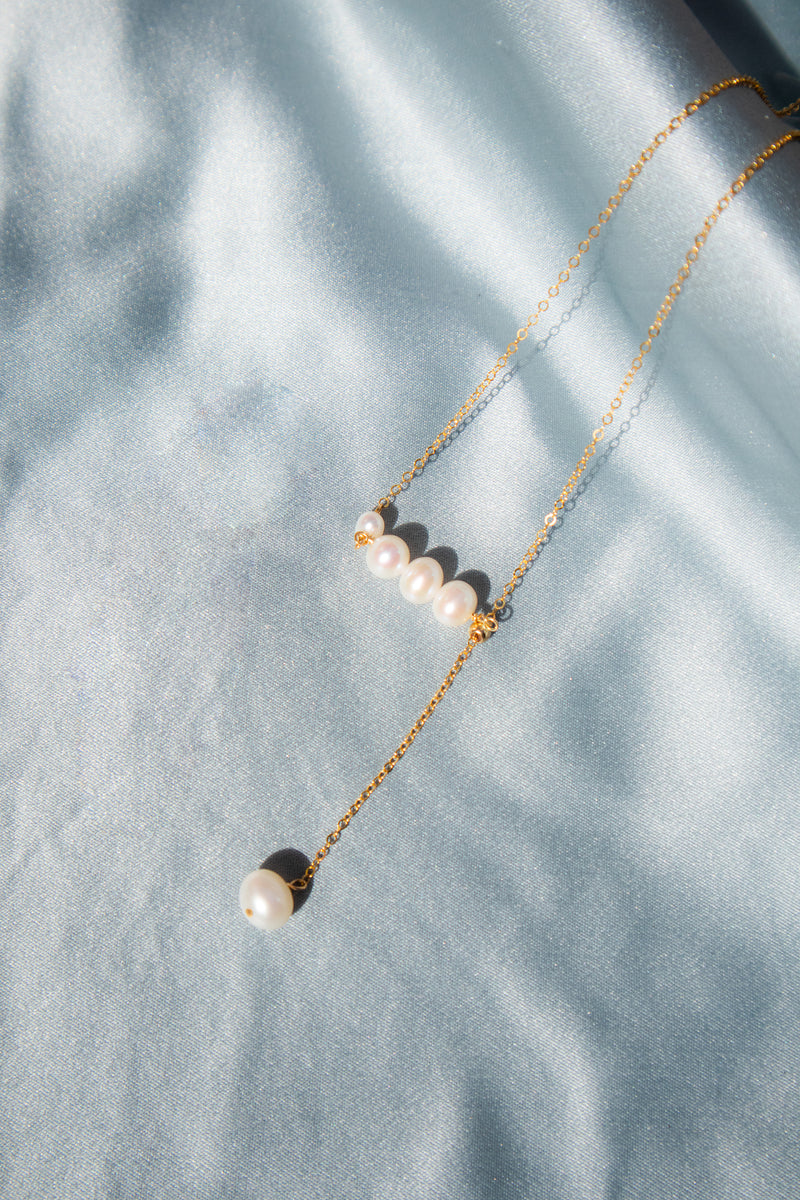 Hailey — Pearl pendant necklace