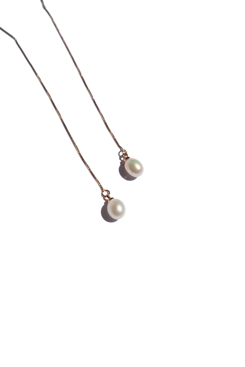 Lilith — Pearl thread earrings