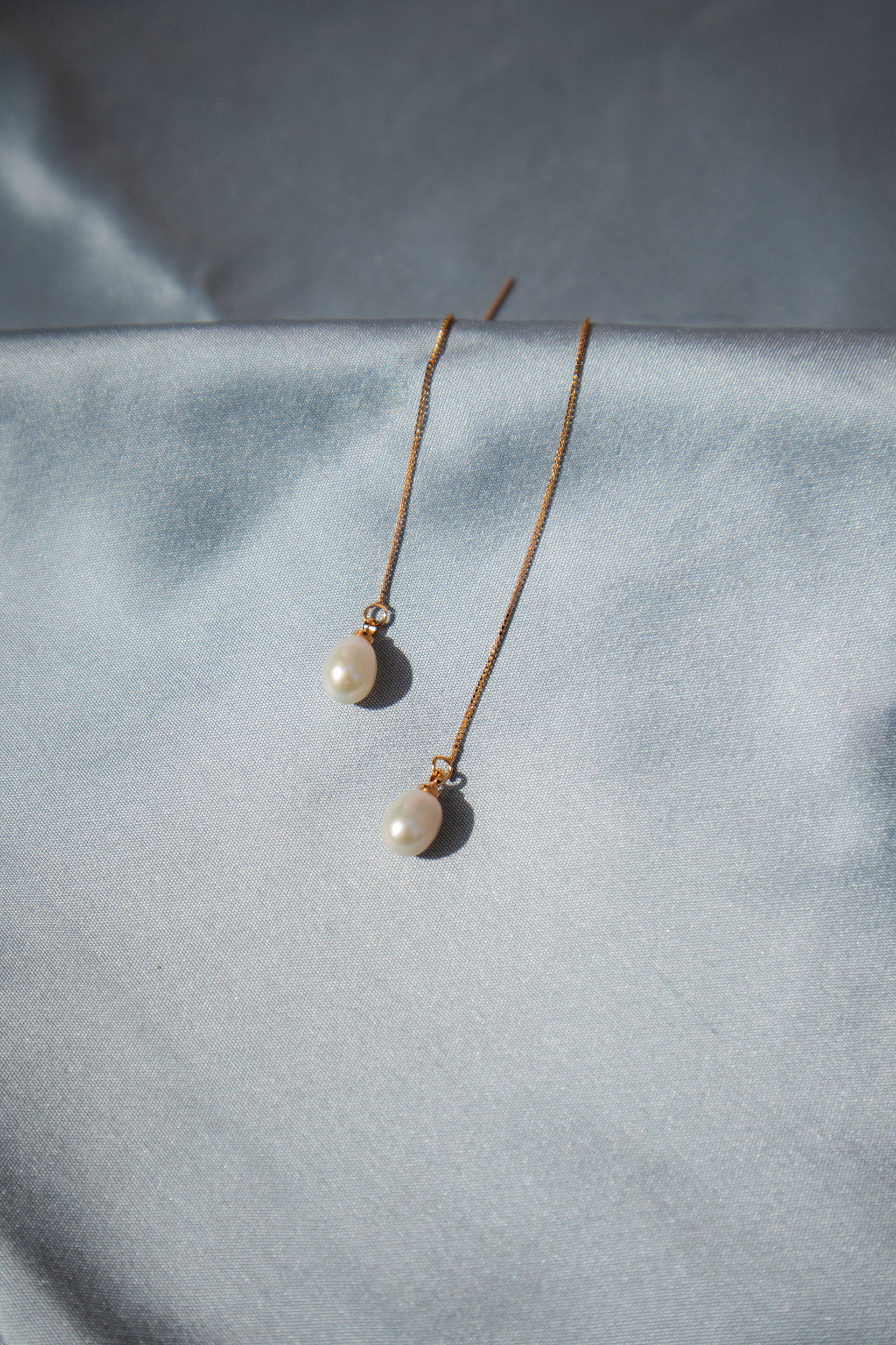 seree - Lilith — Pearl Thread Earrings