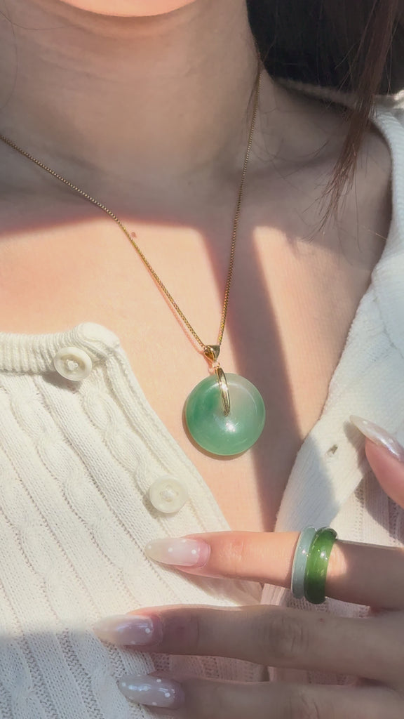 Oro — Jade Stone Pendant Necklace