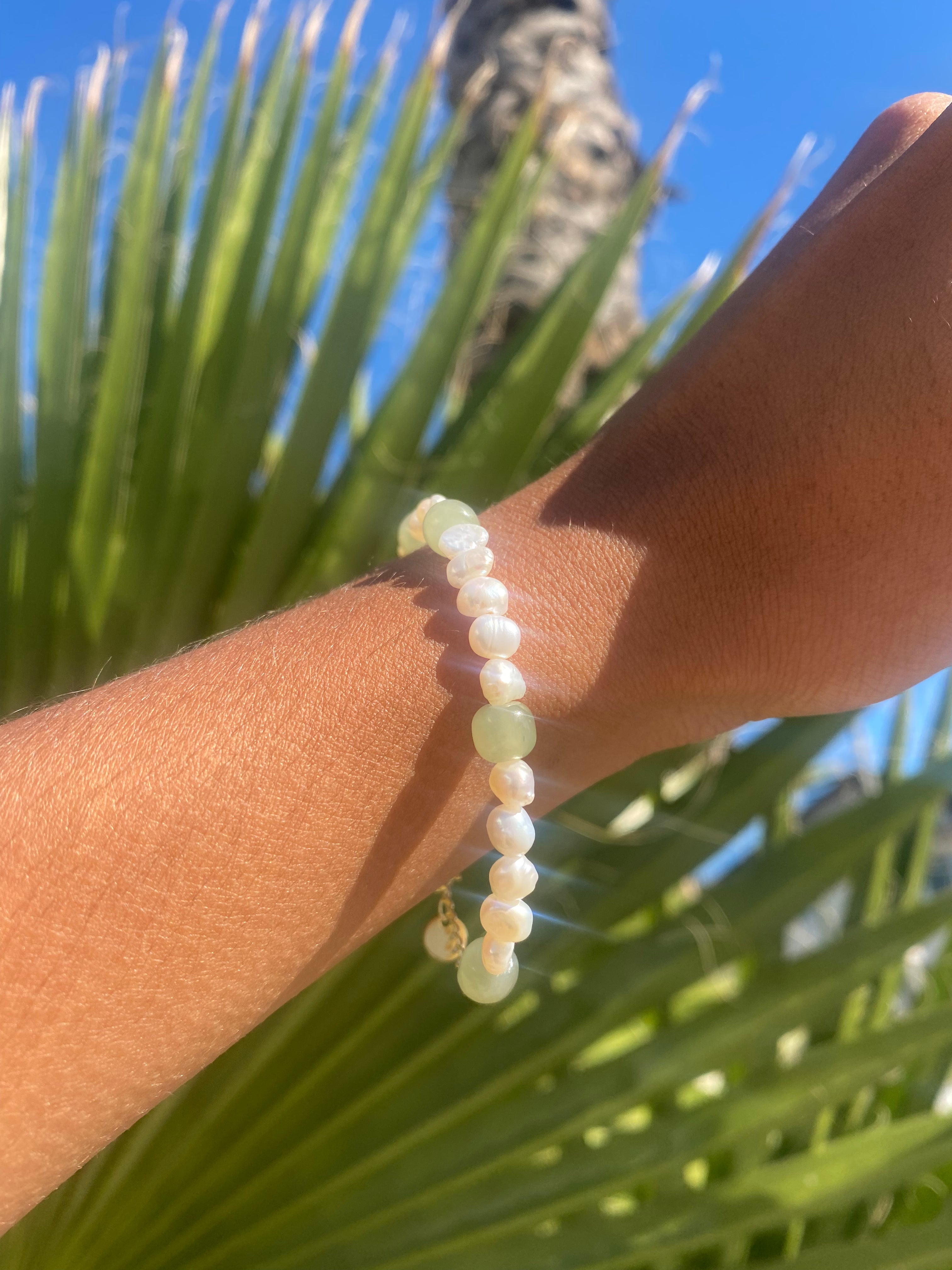 seree - Isabelle — Pearl and Green Jade Bracelet