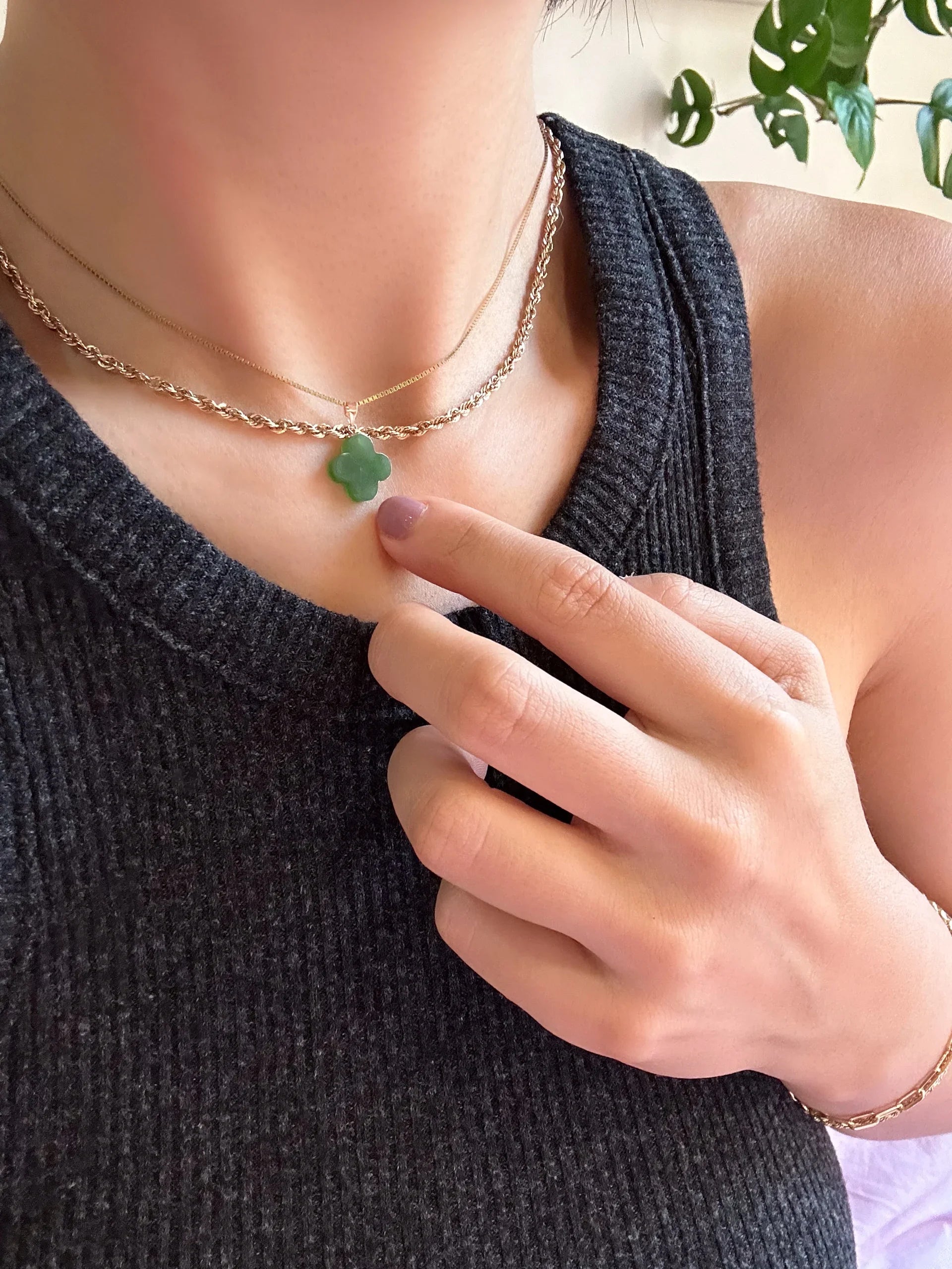 seree - Clover — Green Jade Pendant Necklace