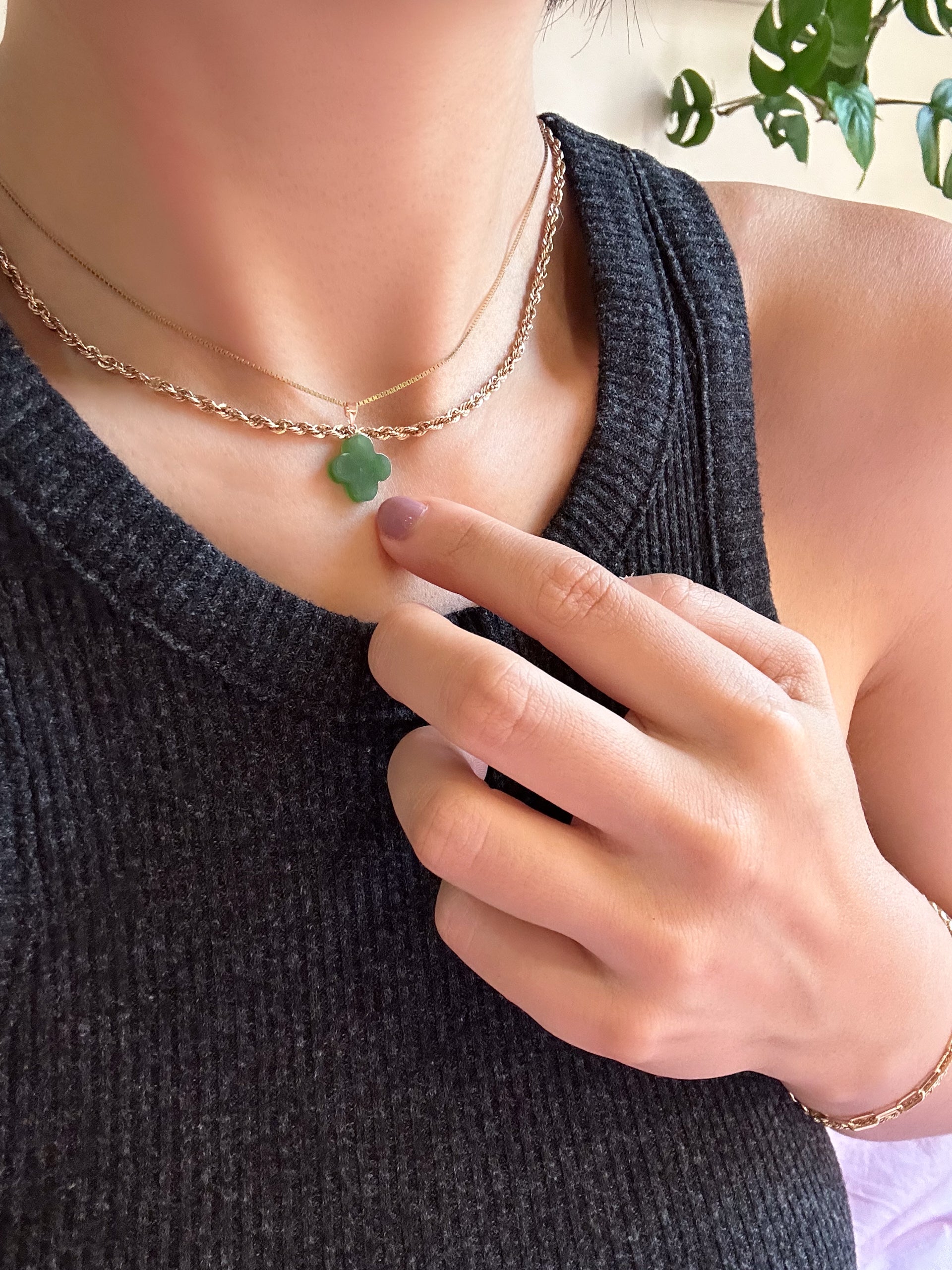 seree - Clover — Green Jade Pendant Necklace