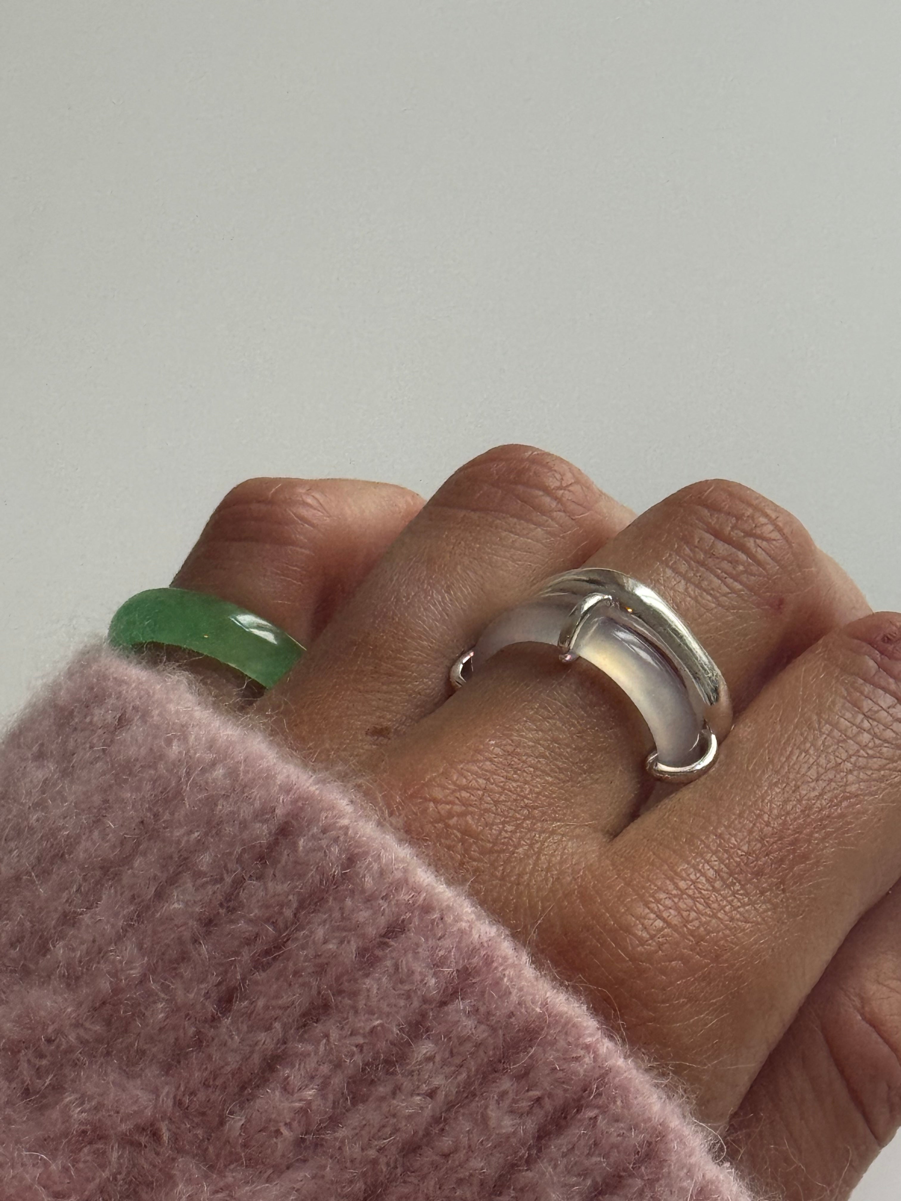 seree - Cove White Jade Stone Sculpted Ring