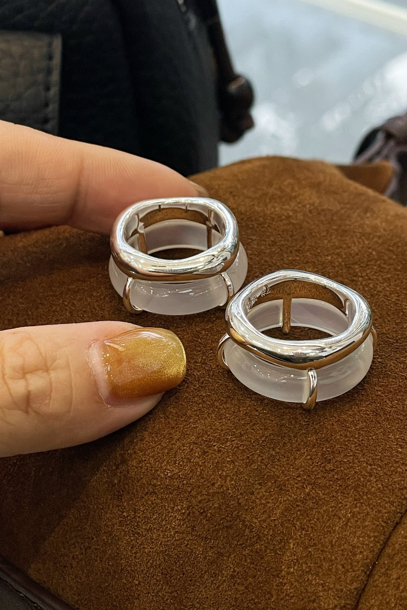 seree - Cove White Jade Stone Sculpted Ring