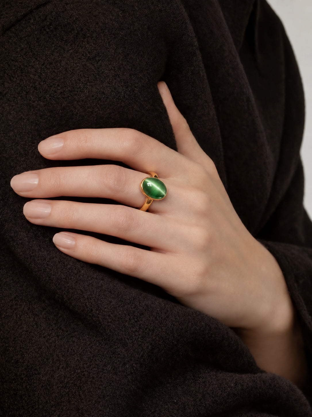 seree green cats eye cabochon ring 2