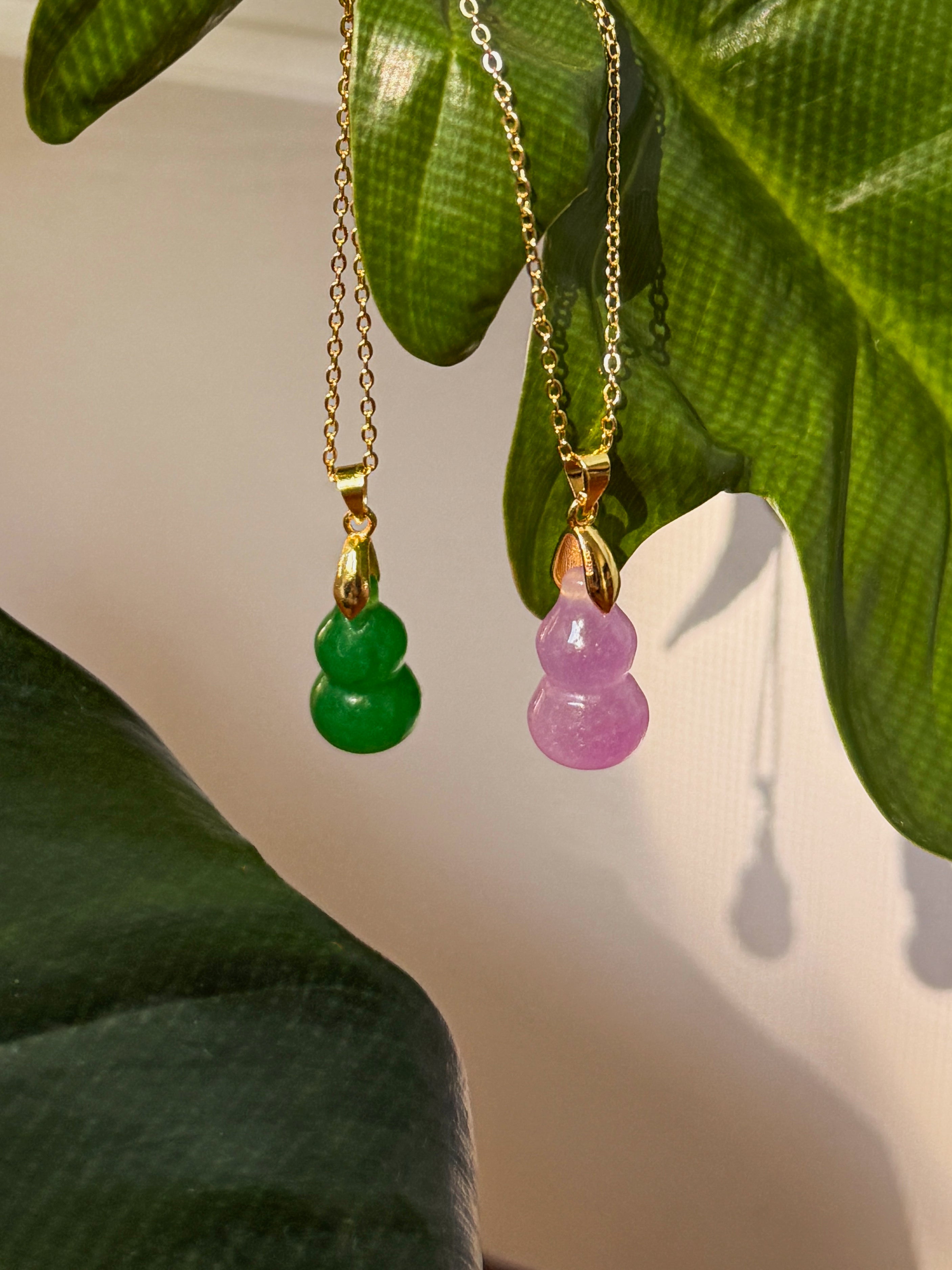 seree - Hulu — Jade Stone Pendant Necklace