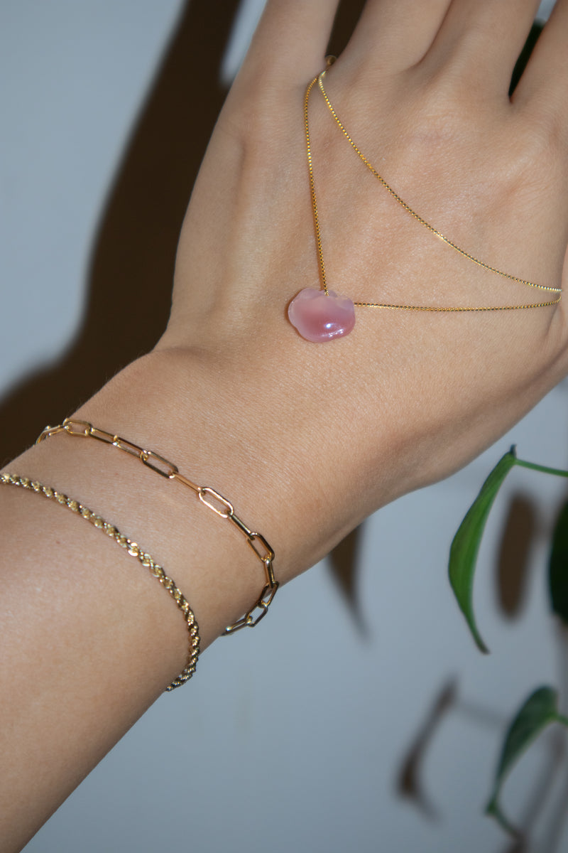 seree-pink-cloud-agate-pendant-gold-plated-box-chain-necklace