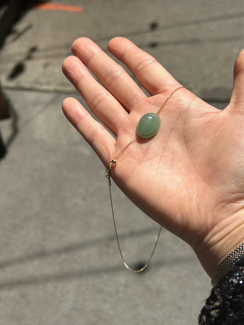seree-turtle-pendant-necklace-in-green-aventurine