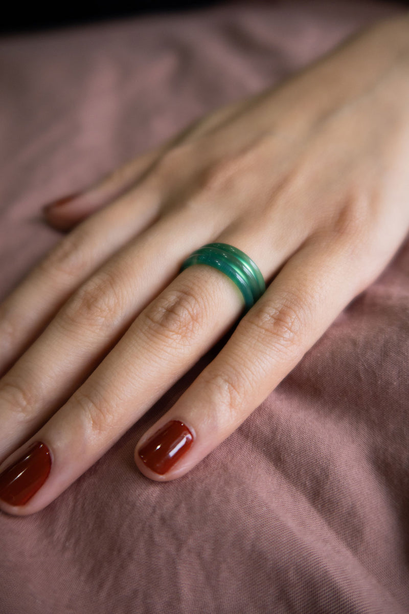seree-forest-skinny-stacking-rings-in-green-agate