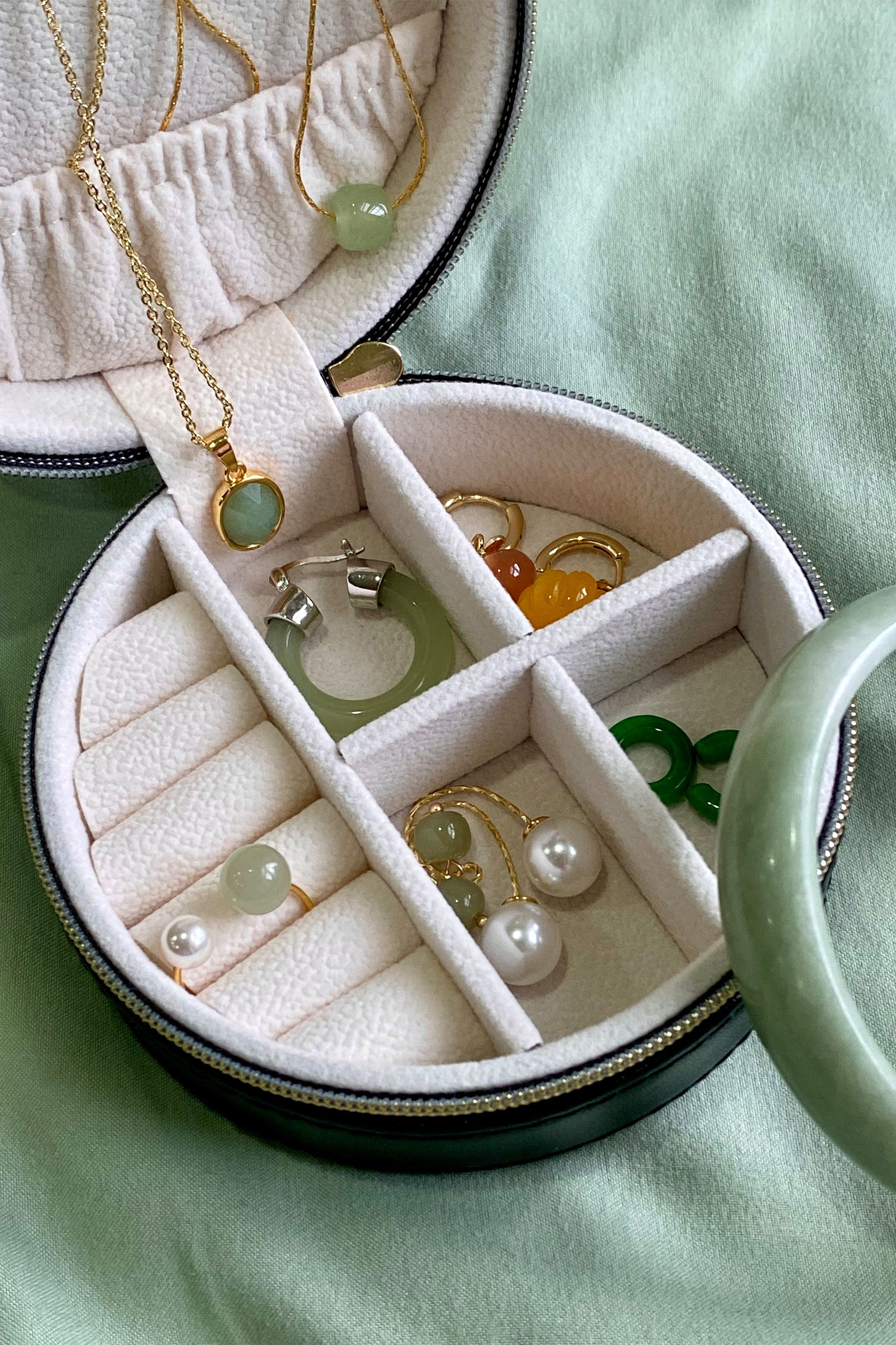 seree - Round Jewelry Travel Case