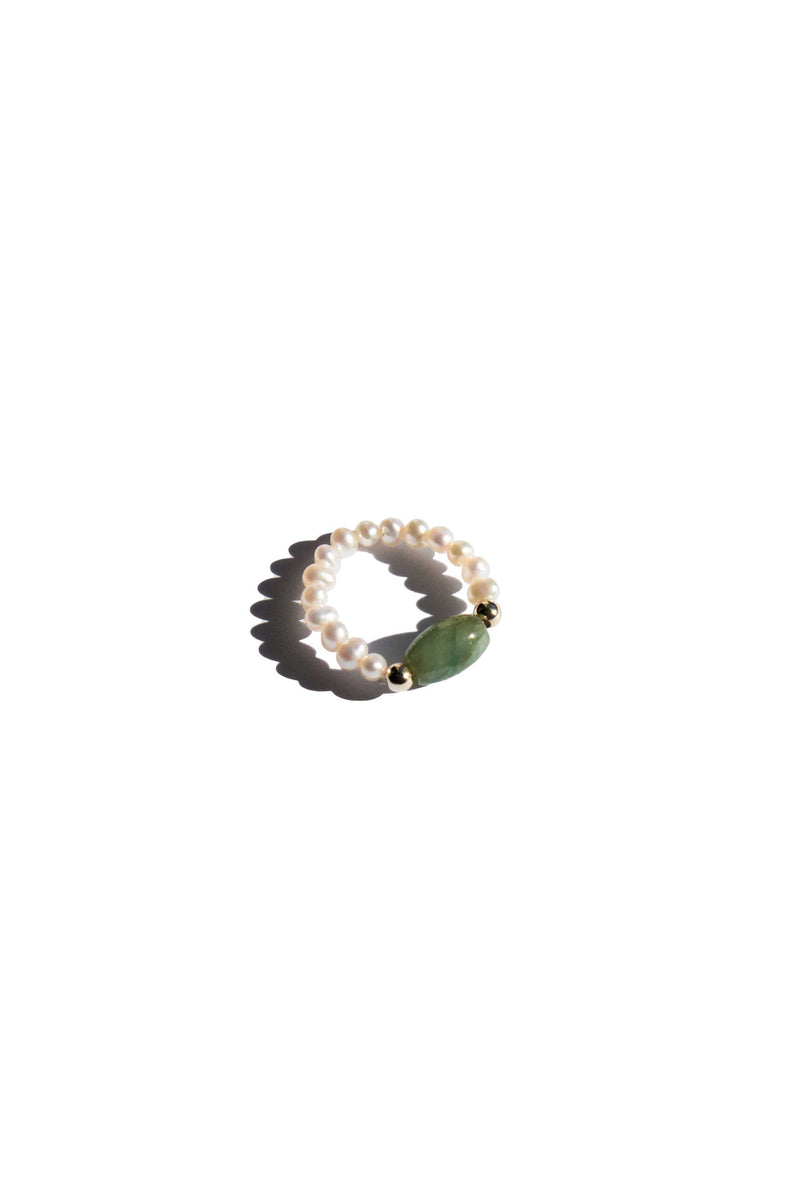 seree-isa-ring-freshwater-pearls-with-green-jadeite-beaded-strech-ring
