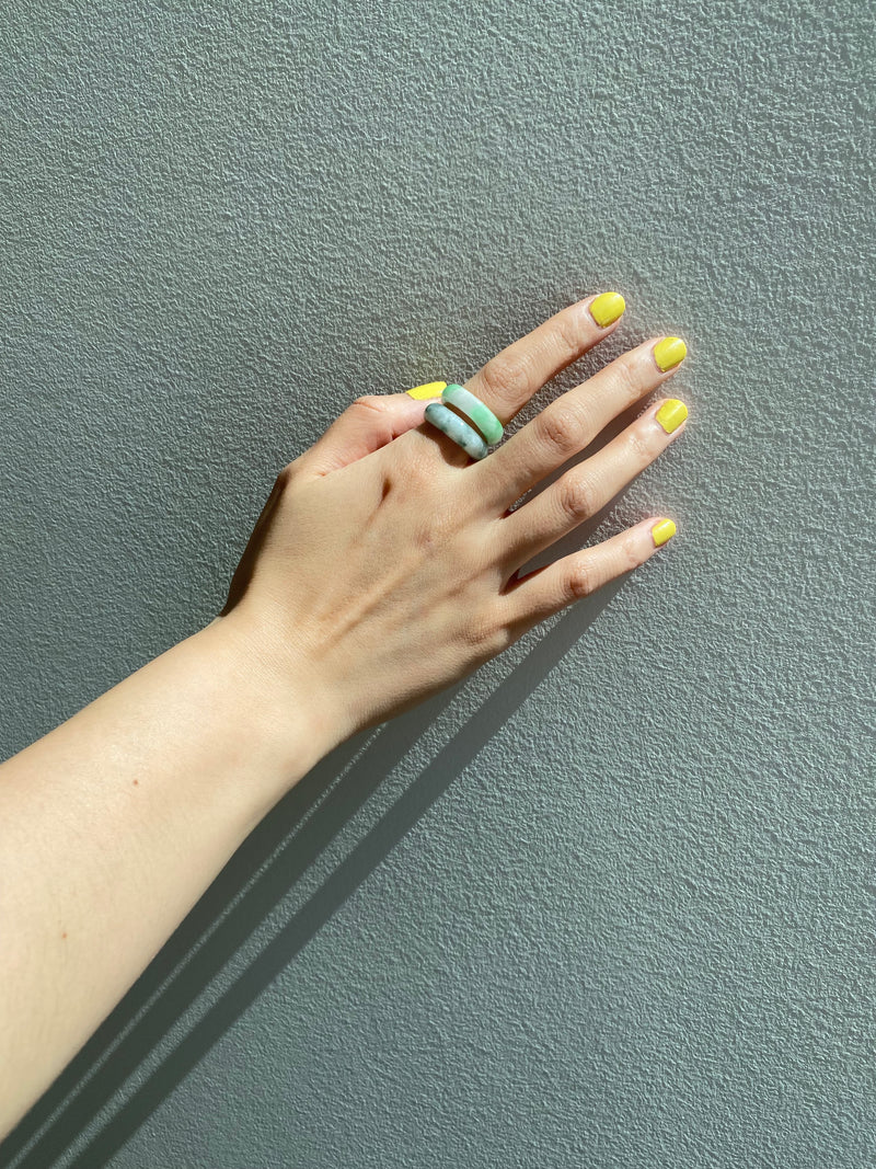 seree-koi-jadeite-ring-in-light-green-and-green