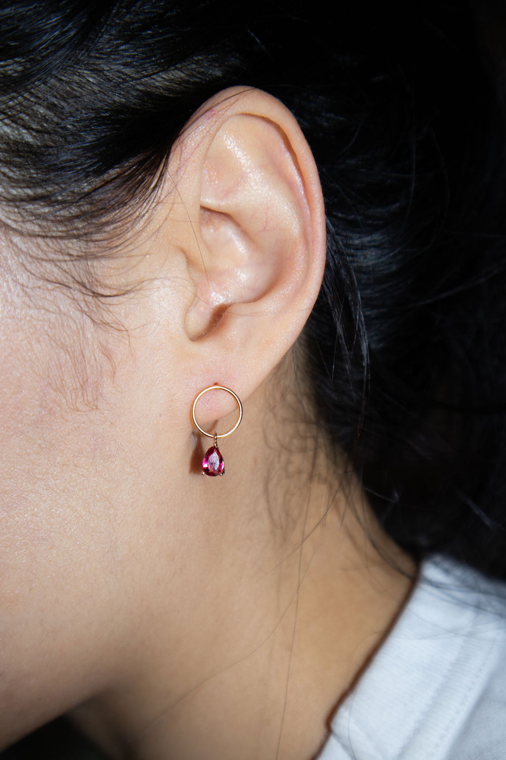 seree-layla-circle-red-zircon-stud-earrings