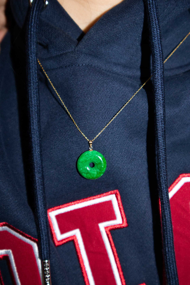 seree-medallion-jade-necklace-in-green-quartzite