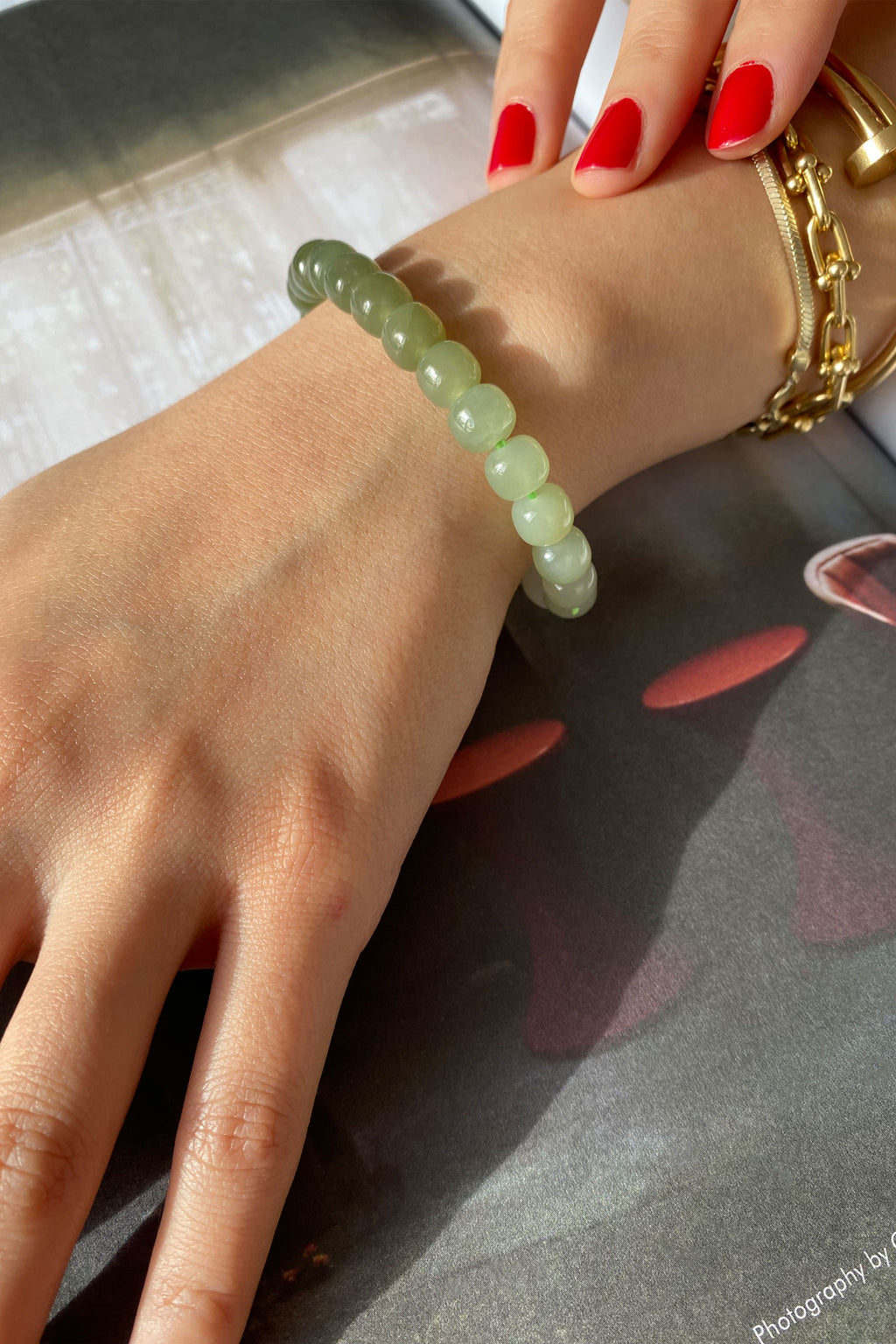 seree-nephrite-ombre-bracelet-in-green