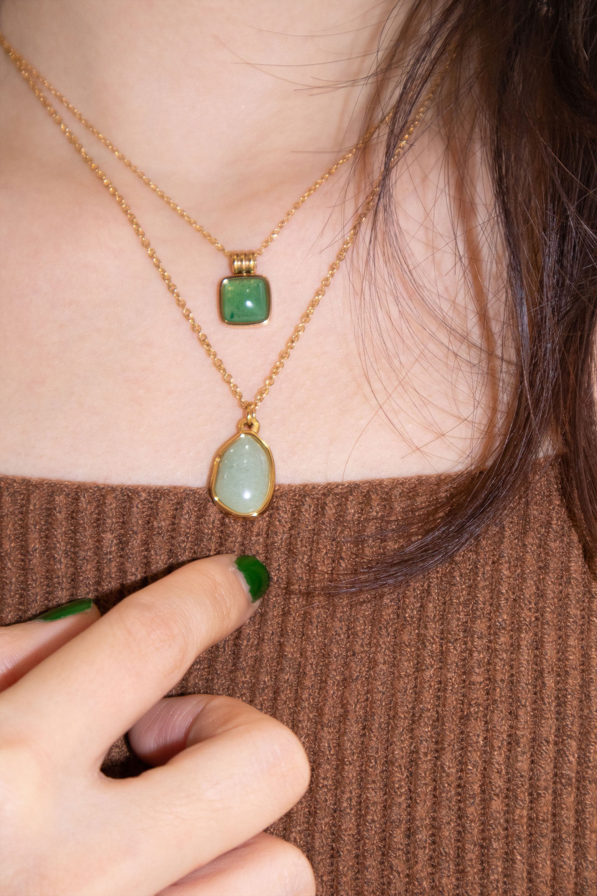 Chain with stone pendant discount