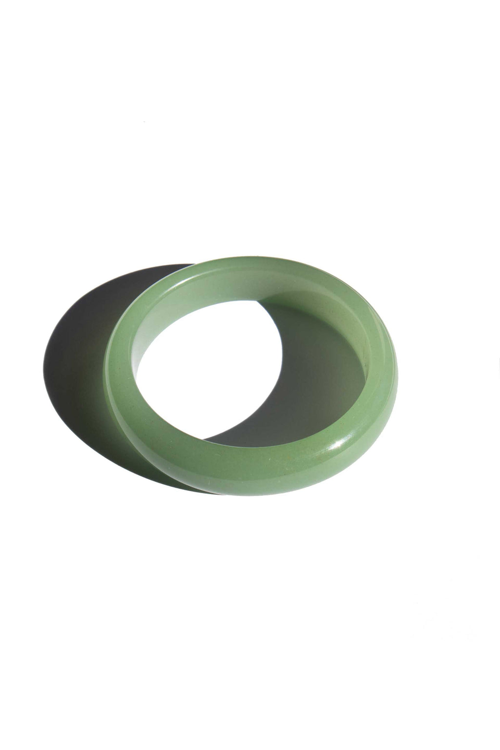 smoke-opaque-light-green-jade-bangle-in-quartzite-seree-1